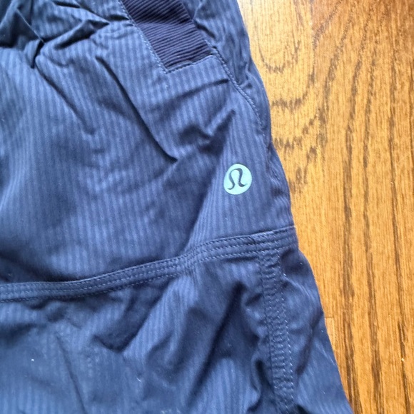 lululemon women’s studio pants in navy blue size 4R - Picture 2 of 3